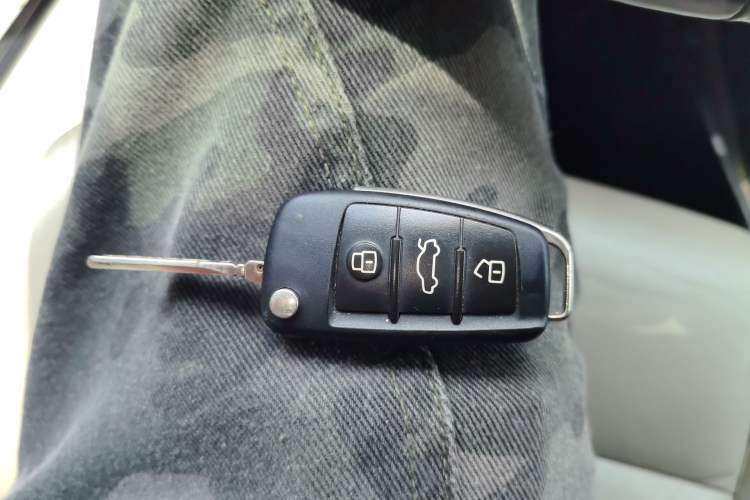 Used Audi A6L 2011 2.4L Technology Edition Vehicle Key