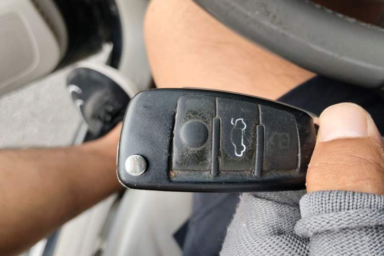Used Audi A6L 2011 2.8 FSI quattro Luxury Model Vehicle Key