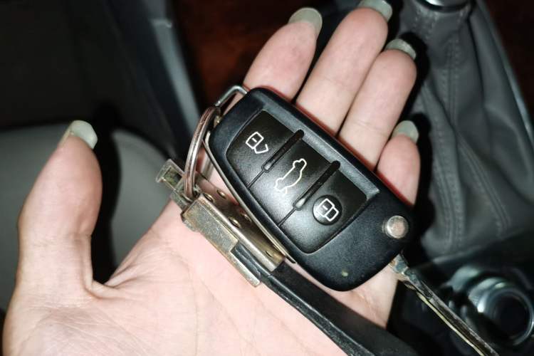 Used Audi A6L 2011 2.7 TDI Comfort Model Vehicle Key