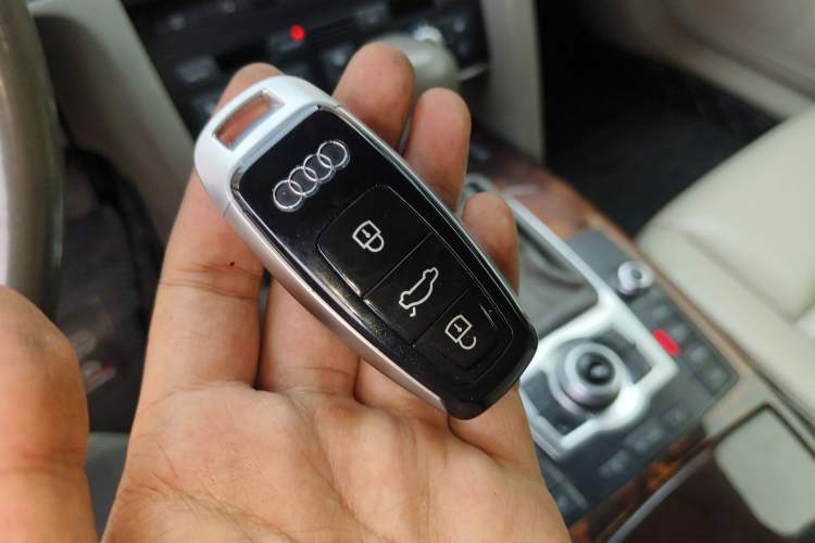 Used Audi A6L 2011 2.8 FSI quattro Luxury Model Vehicle Key