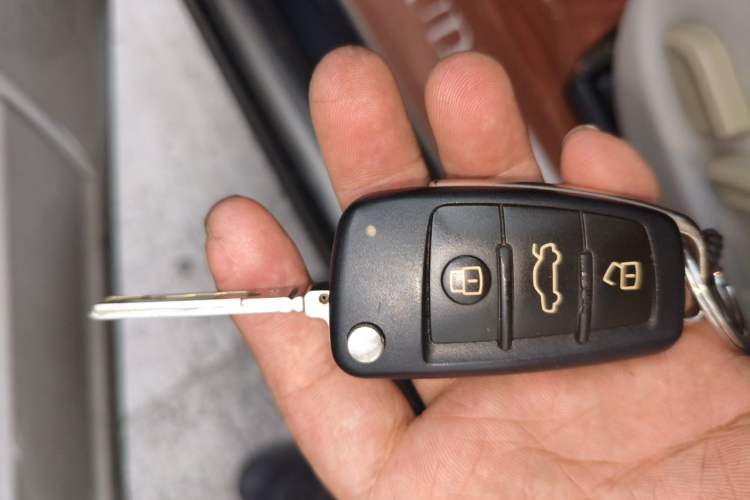 Used Audi A6L 2011 2.0 TFSI Automatic Standard Edition Vehicle Key