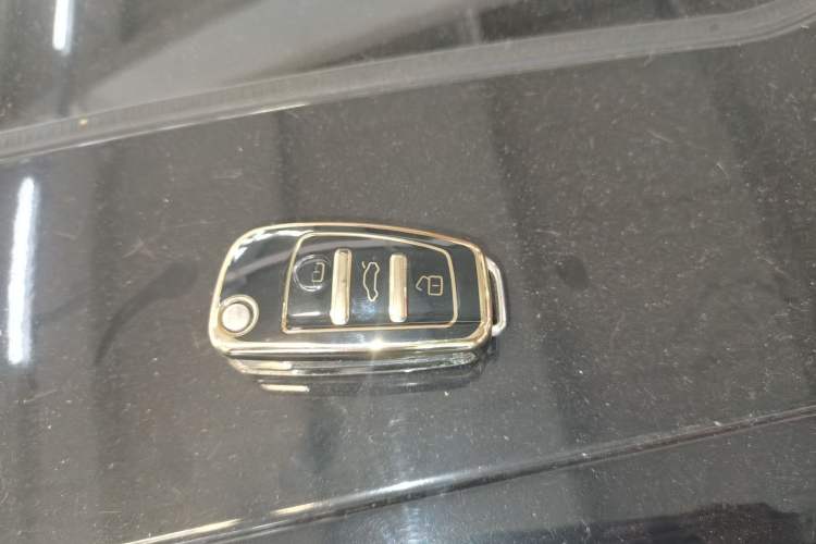Used Audi A6L 2011 2.4L Comfort Edition Vehicle Key