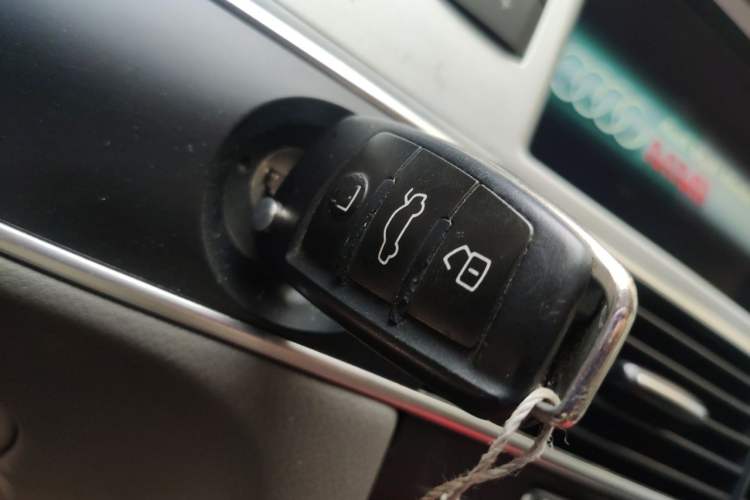 Used Audi A6L 2011 2.4L Comfort Edition Vehicle Key