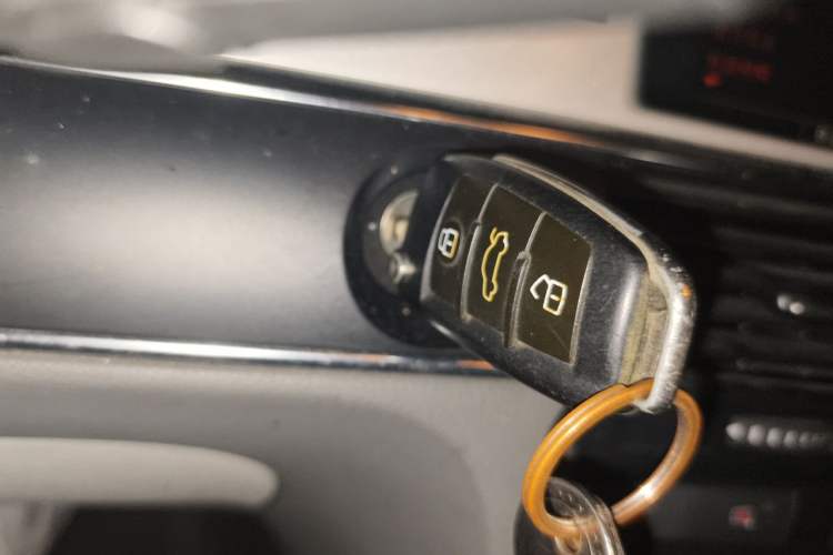 Used Audi A6L 2011 2.4L Technology Edition Vehicle Key