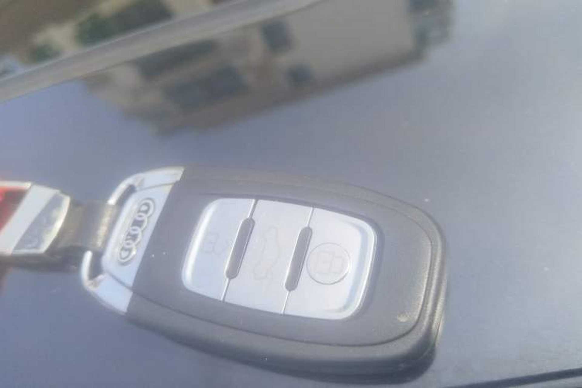 Used Audi A6L 2011 2.4L Comfort Edition Vehicle Key