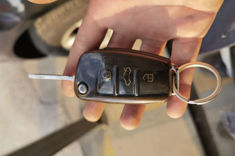 Used Audi A6L 2011 2.0 TFSI Automatic Standard Edition Vehicle Key