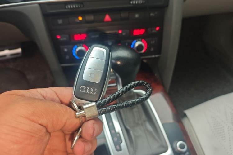 Used Audi A6L 2011 2.8 FSI Comfort Model Vehicle Key
