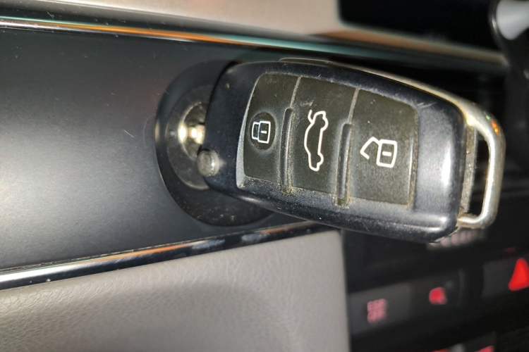 Used Audi A6L 2011 2.4L Luxury Edition Vehicle Key