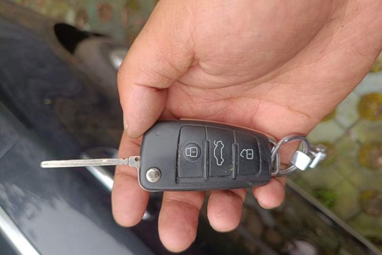 Used Audi A6L 2011 2.0 TFSI Automatic Standard Edition Vehicle Key