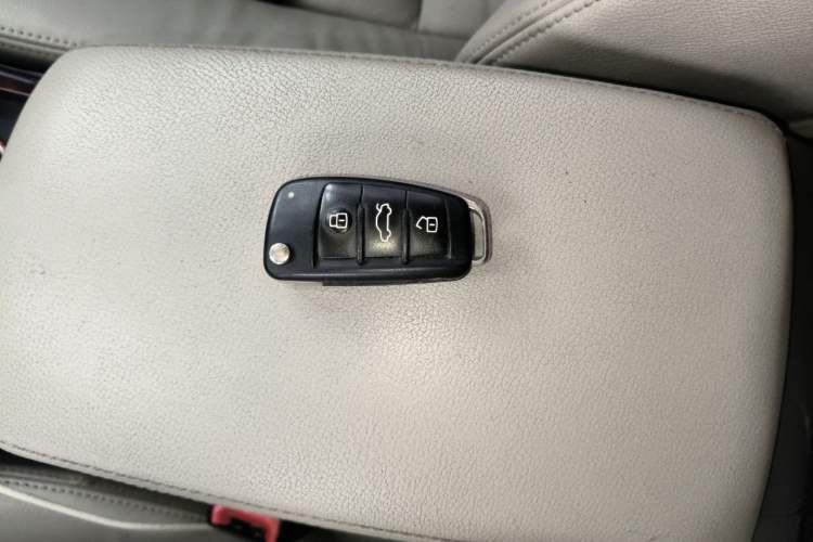 Used Audi A6L 2011 2.4L Technology Edition Vehicle Key