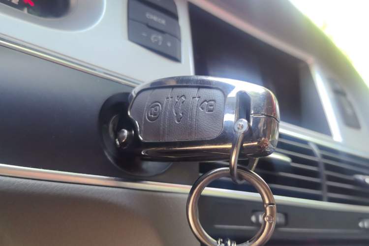 Used Audi A6L 2011 2.7 TDI Comfort Model Vehicle Key
