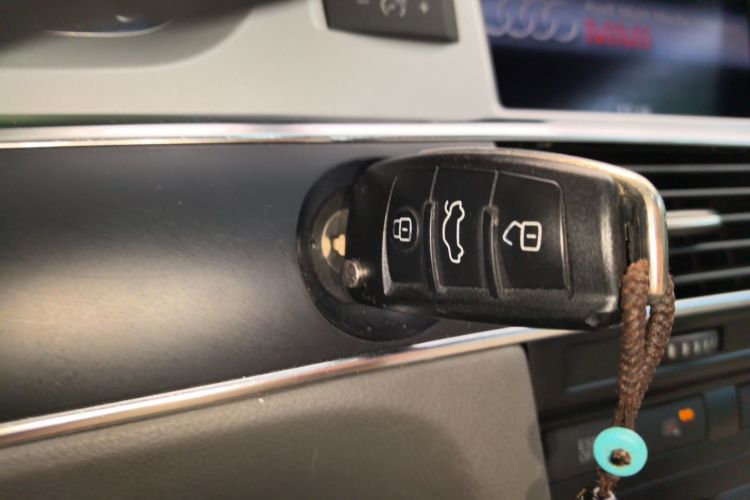 Used Audi A6L 2011 2.4L Technology Edition Vehicle Key