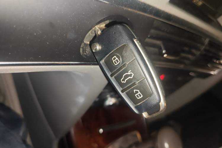 Used Audi A6L 2011 2.4L Technology Edition Vehicle Key