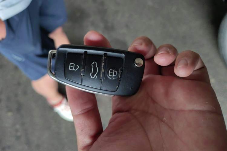Used Audi A6L 2011 2.0 TFSI Automatic Standard Edition Vehicle Key