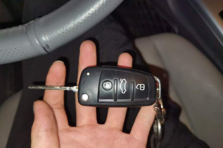 Used Audi A6L 2011 2.0 TFSI automatic Comfort trim Vehicle Key