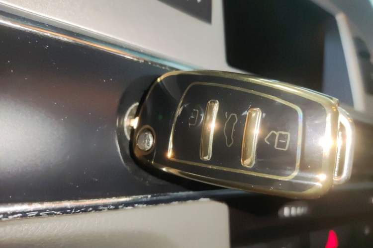 Used Audi A6L 2011 2.4L Comfort Edition Vehicle Key