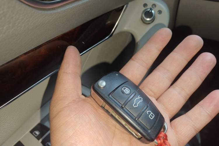 Used Audi A6L 2011 2.4L Comfort Edition Vehicle Key
