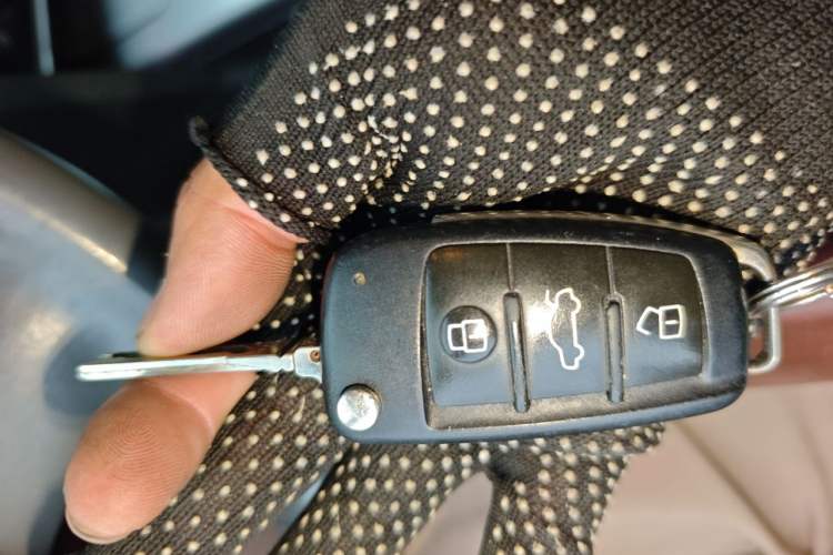 Used Audi A6L 2011 2.0 TFSI automatic Comfort trim Vehicle Key