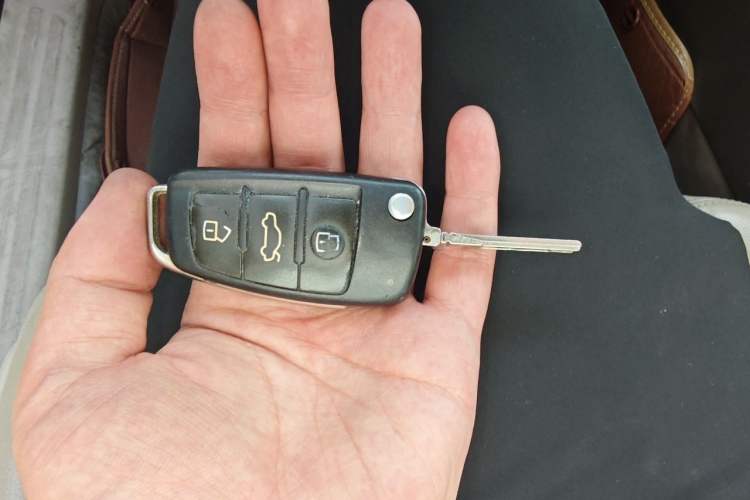 Used Audi A6L 2011 2.4L Comfort Edition Vehicle Key