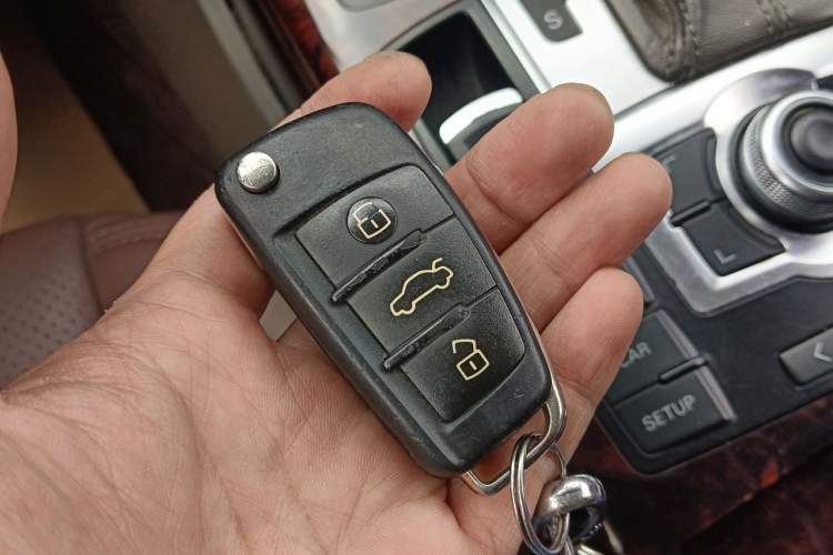 Used Audi A6L 2011 2.4L Comfort Edition Vehicle Key