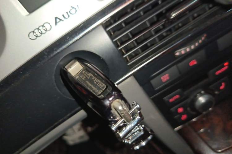 Used Audi A6L 2011 2.4L Technology Edition Vehicle Key