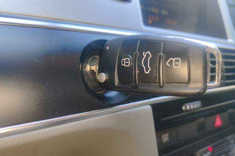Used Audi A6L 2011 2.0 TFSI automatic Comfort trim Vehicle Key