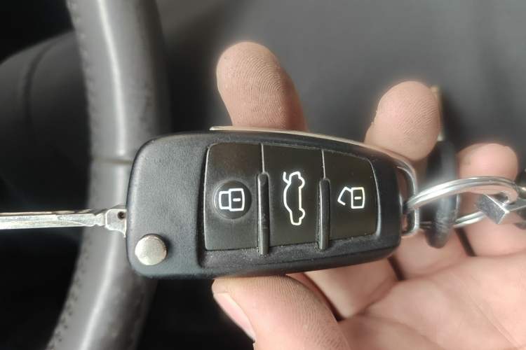 Used Audi A6L 2011 2.7 TDI Comfort Model Vehicle Key