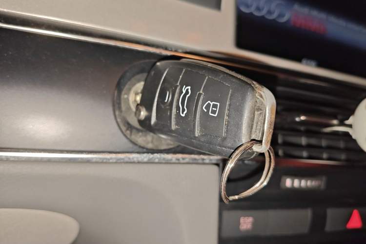 Used Audi A6L 2011 2.4L Technology Edition Vehicle Key