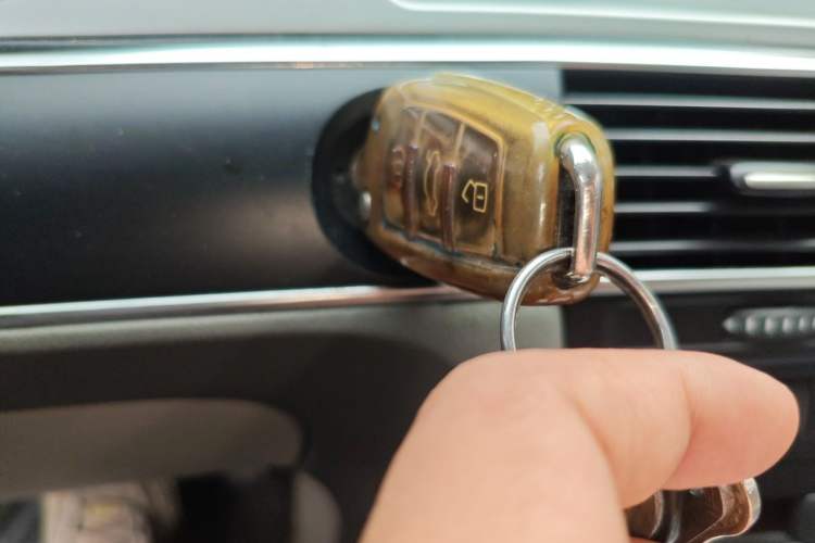 Used Audi A6L 2011 2.0 TFSI automatic Comfort trim Vehicle Key
