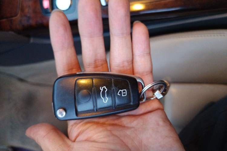 Used Audi A6L 2011 2.4L Comfort Edition Vehicle Key
