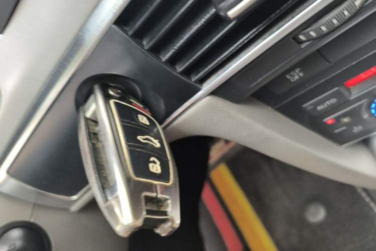 Used Audi A6L 2011 2.0 TFSI Automatic Standard Edition Vehicle Key