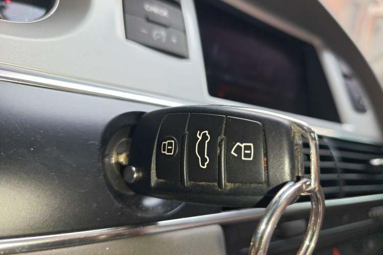 Used Audi A6L 2011 2.0 TFSI Automatic Standard Edition Vehicle Key