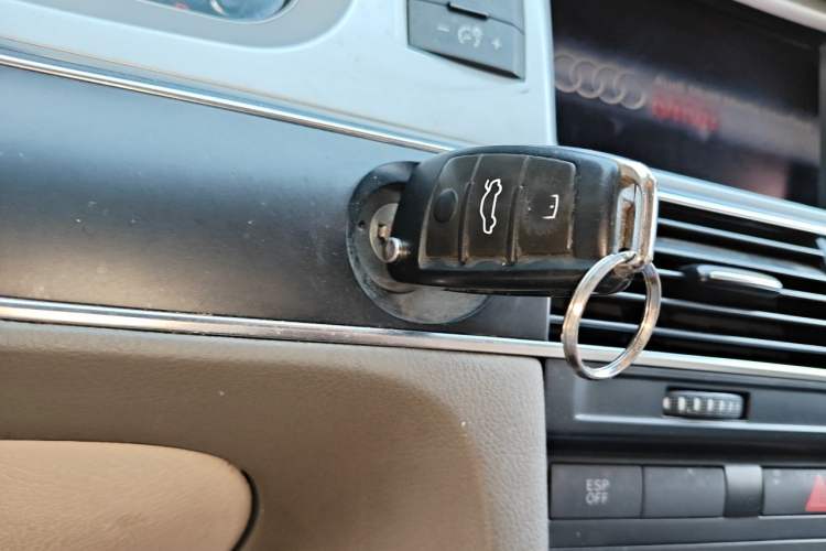 Used Audi A6L 2011 2.7 TDI Comfort Model Vehicle Key