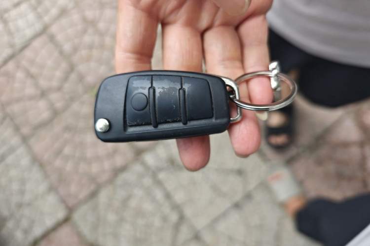 Used Audi A6L 2011 2.0 TFSI Automatic Standard Edition Vehicle Key