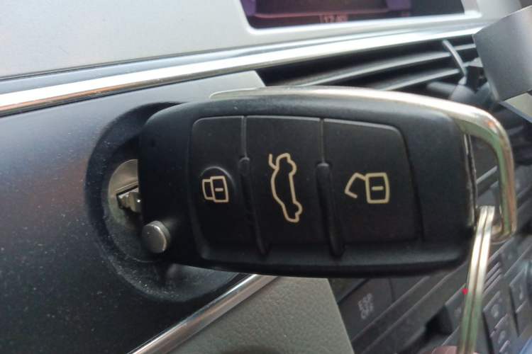 Used Audi A6L 2011 2.4L Technology Edition Vehicle Key
