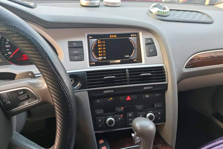 Used Audi A6L 2011 2.8 FSI Comfort Model Audio And AC Panel