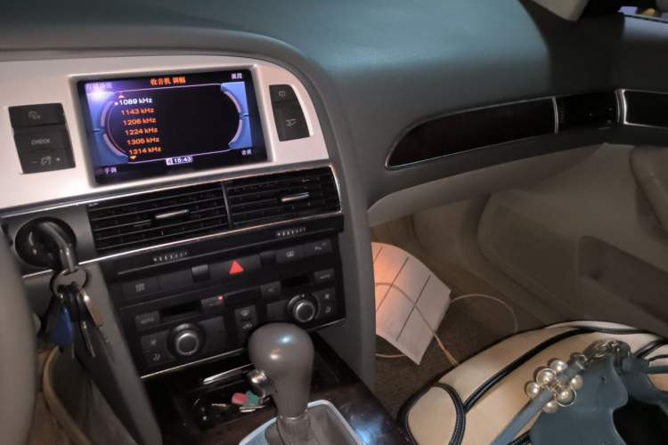 Used Audi A6L 2011 2.4L Technology Edition Audio And AC Panel