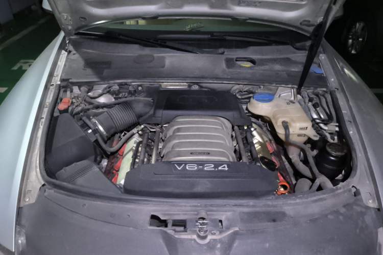 Used Audi A6L 2011 2.4L Technology Edition Engine Bay