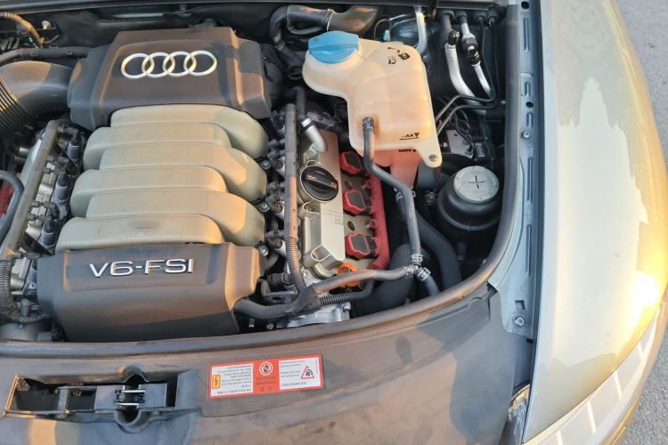 Used Audi A6L 2011 2.8 FSI Comfort Model Engine Bay Left