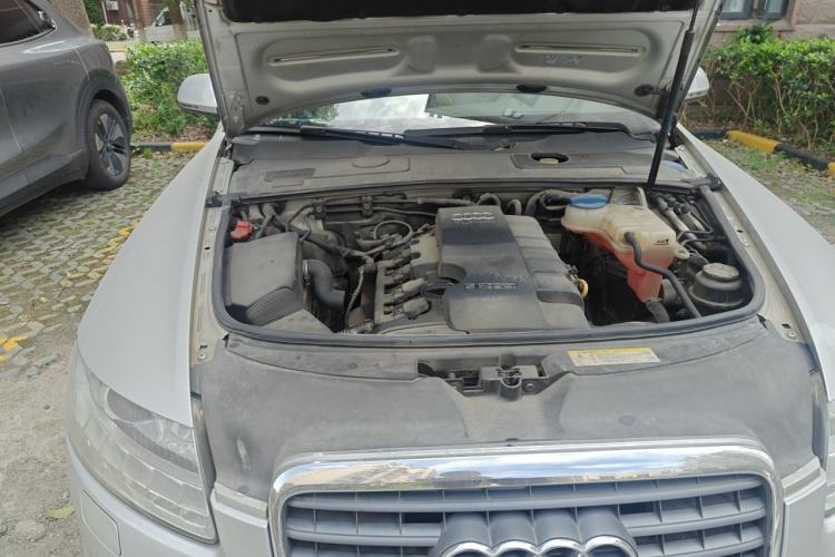 Used Audi A6L 2011 2.0 TFSI Automatic Standard Edition Engine Bay Right