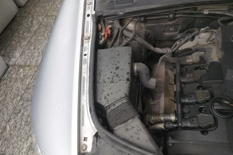 Used Audi A6L 2011 2.0 TFSI Automatic Standard Edition Engine Bay Right