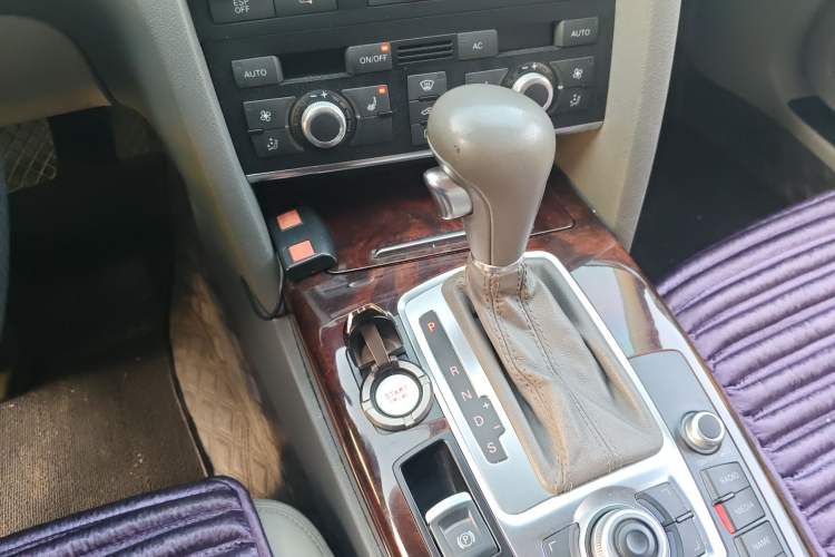 Used Audi A6L 2011 2.8 FSI Comfort Model Gear Lever