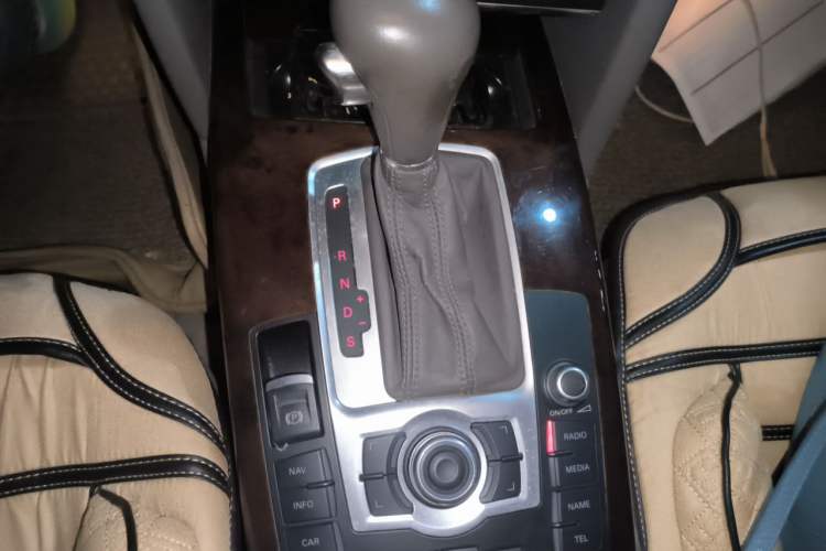 Used Audi A6L 2011 2.4L Technology Edition Gear Lever