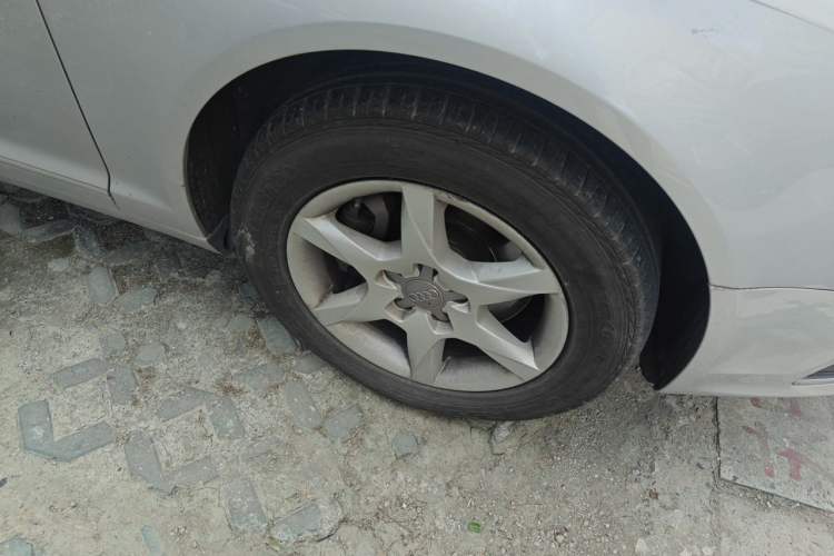 Used Audi A6L 2011 2.0 TFSI Automatic Standard Edition Right Front Wheel Hub
