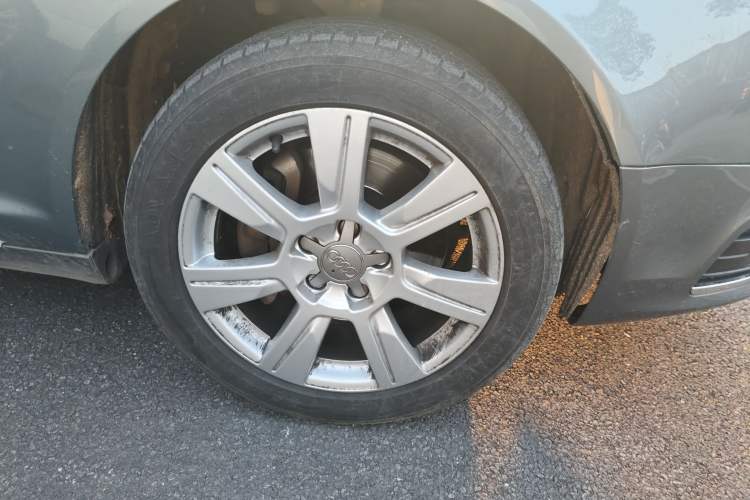 Used Audi A6L 2011 2.8 FSI Comfort Model Right Front Wheel Hub