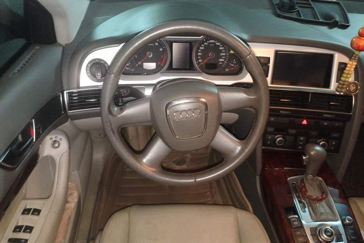Used Audi A6L 2011 2.0 TFSI Automatic Standard Edition Steering Wheel