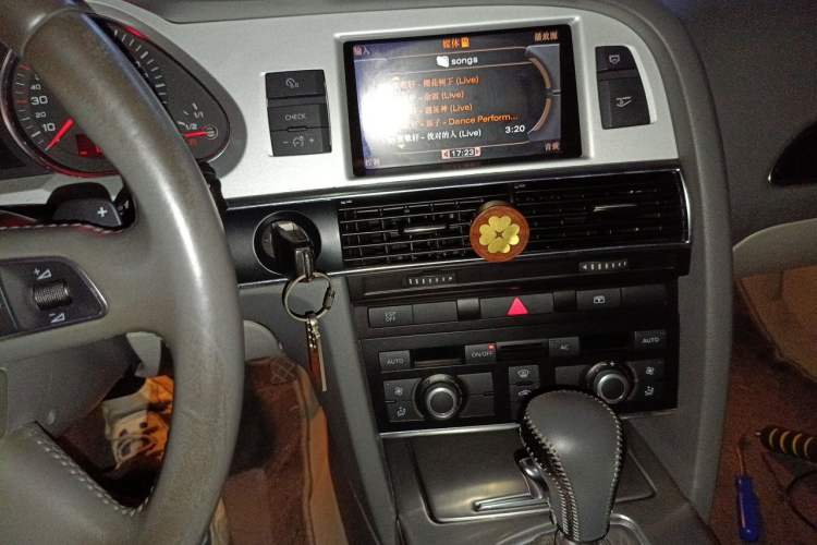 Used Audi A6L 2011 2.4L Technology Edition Audio And AC Panel