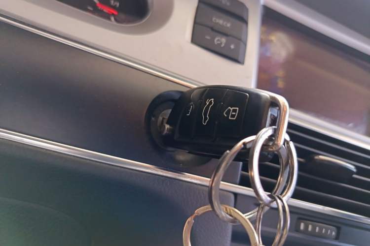 Used Audi A6L 2011 2.4L Comfort Edition Vehicle Key
