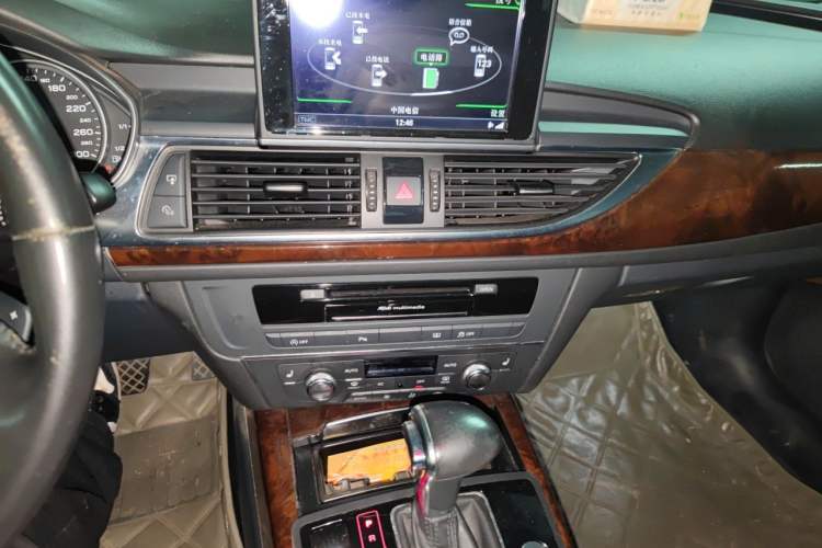 Used Audi A6L 2012 30 FSI Comfort Model Audio And AC Panel