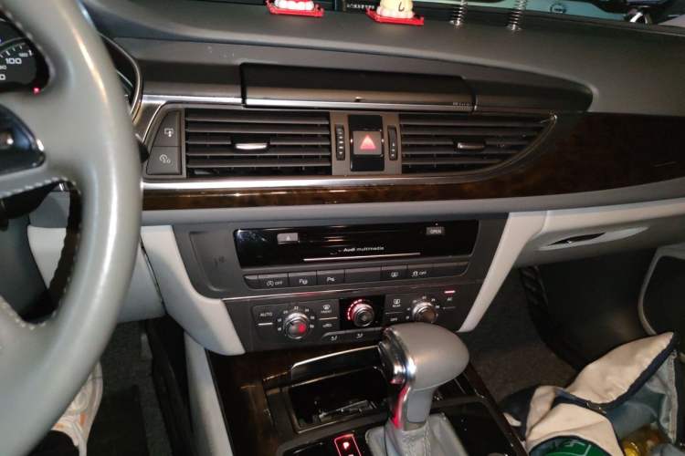 Used Audi A6L 2012 TFSI Standard Model Audio And AC Panel